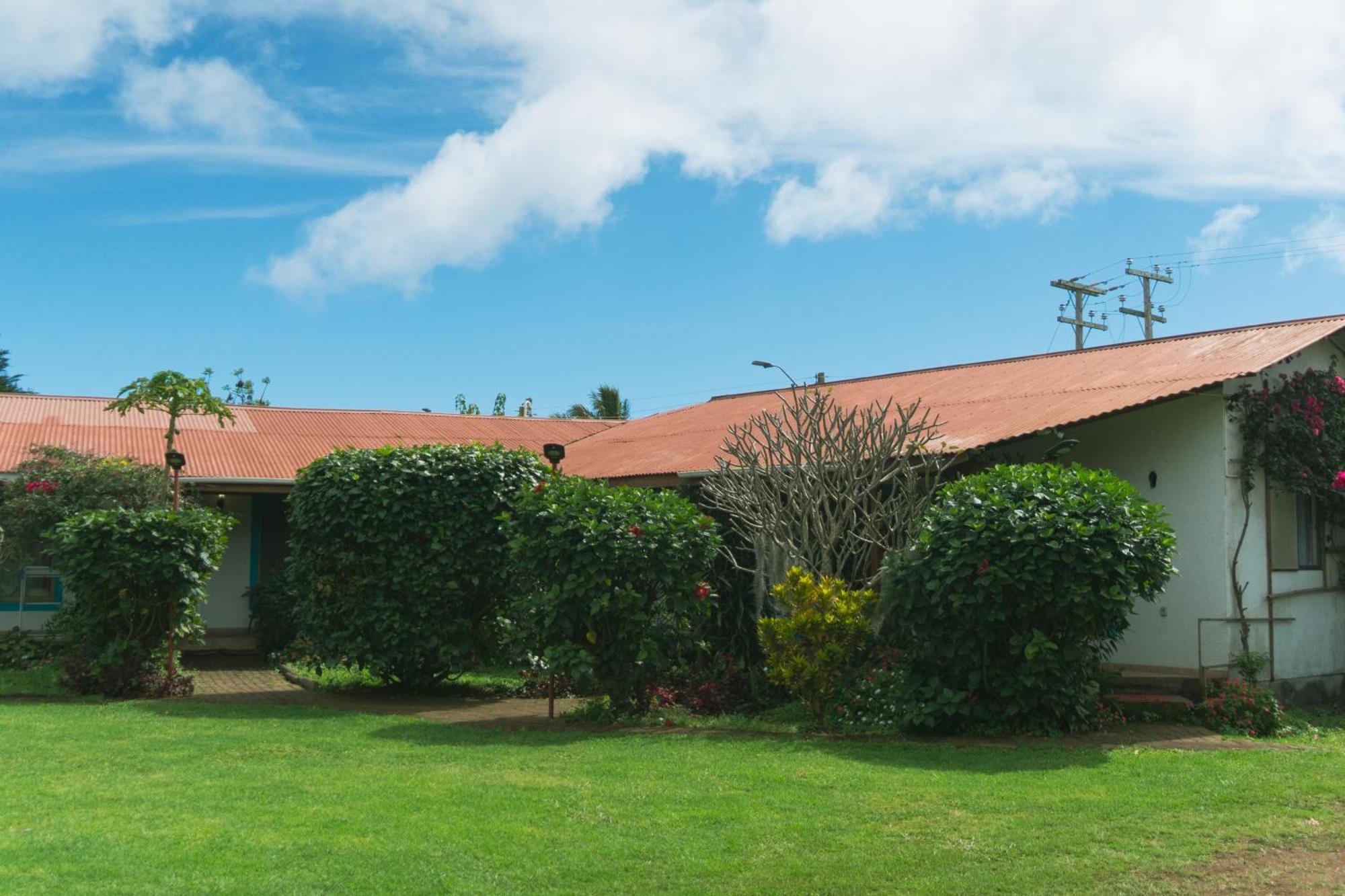 Hostal Y Cabanas Aorangi Hanga Roa Exterior photo