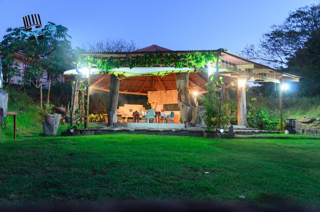 Hostal Y Cabanas Aorangi Hanga Roa Exterior photo