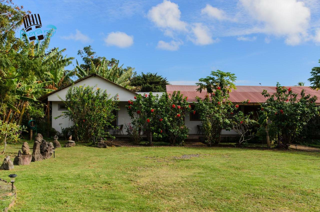 Hostal Y Cabanas Aorangi Hanga Roa Exterior photo